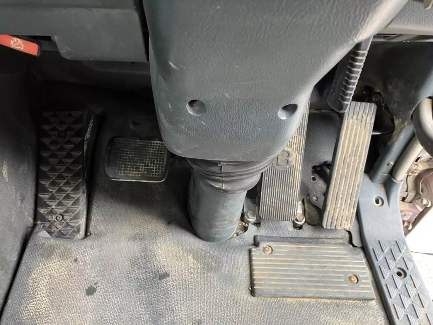 平成13年06月中古大型ダンプ三菱ふそうスーパーグレートの画像12