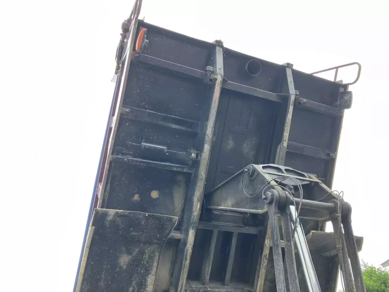 平成13年06月中古大型ダンプ三菱ふそうスーパーグレートの画像24