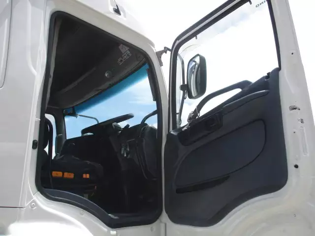 平成19年10月中古大型トラクタヘッド日野プロフィアの画像24