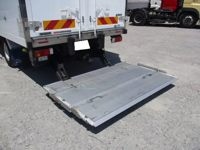 平成30年05月中古小型冷凍バン・ウィング日野デュトロの画像24