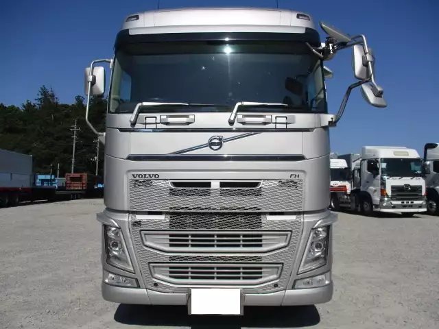 平成30年05月中古大型トラクタヘッドボルボトラックの画像2