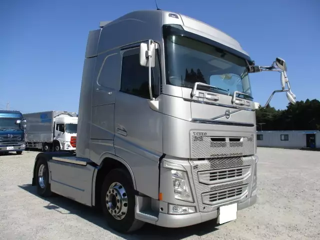 平成30年05月中古大型トラクタヘッドボルボトラックの画像3