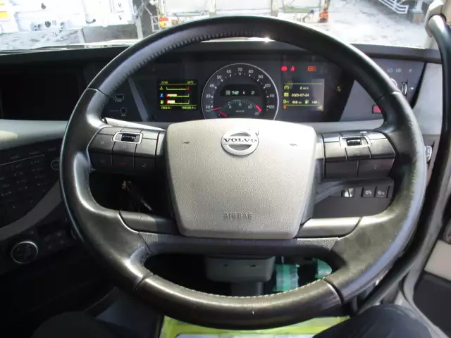 平成30年05月中古大型トラクタヘッドボルボトラックの画像40