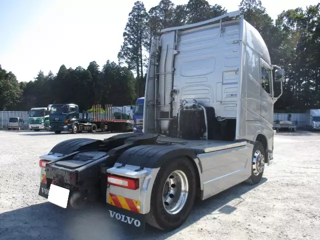 平成30年05月中古大型トラクタヘッドボルボトラックの画像5