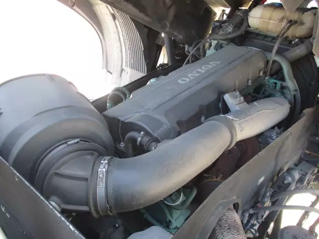 平成30年05月中古大型トラクタヘッドボルボトラックの画像51