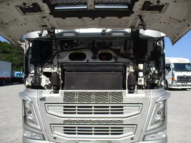 平成30年05月中古大型トラクタヘッドボルボトラックの画像54