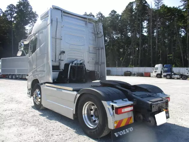 平成30年05月中古大型トラクタヘッドボルボトラックの画像7