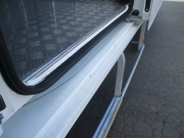 令和02年12月中古小型冷凍バン・ウィングいすゞエルフの画像24