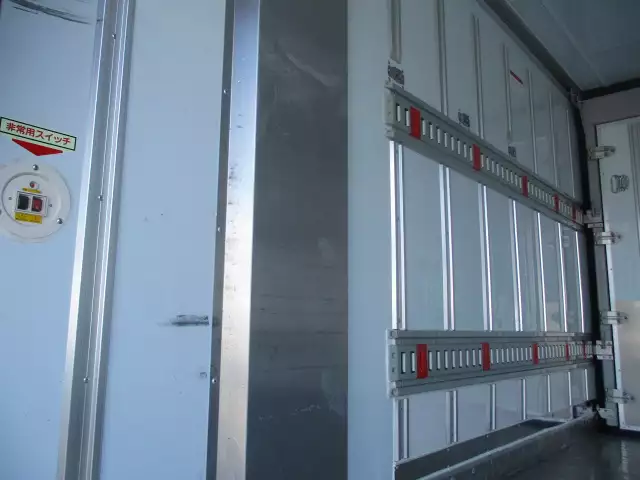 令和02年12月中古小型冷凍バン・ウィングいすゞエルフの画像28