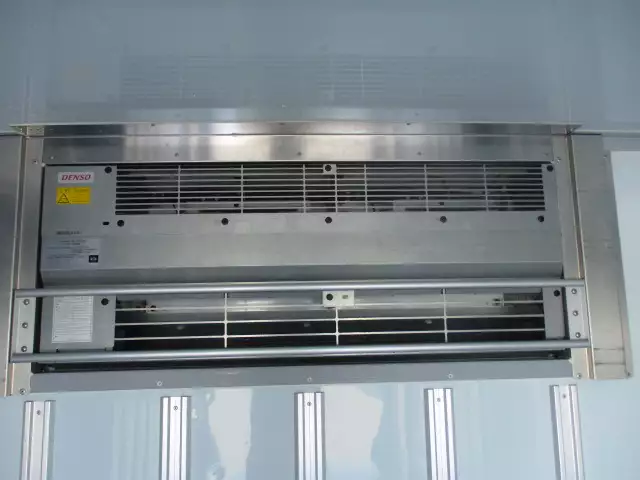 令和02年12月中古小型冷凍バン・ウィングいすゞエルフの画像31