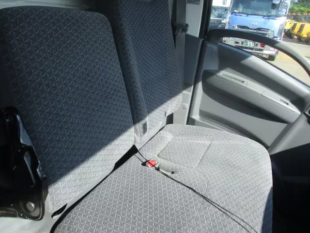 令和02年12月中古小型冷凍バン・ウィングいすゞエルフの画像51