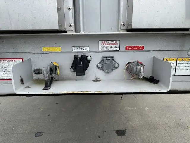 車検:令和8年9月15日 令和6年 トレクス 13M3軸アオリ付トレーラー シングル引き エアサス(リフト付き中軸残し) メーターアオリ 床:木の画像8