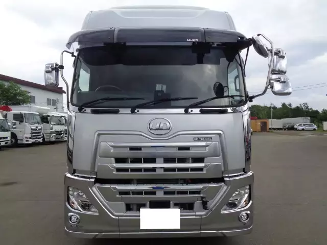 令和04年03月中古大型トラクタヘッド日産UDクオンの画像2