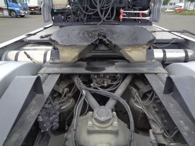 令和04年03月中古大型トラクタヘッド日産UDクオンの画像13