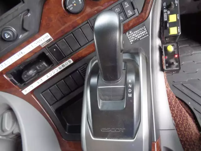 令和04年03月中古大型トラクタヘッド日産UDクオンの画像32