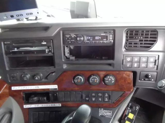 令和04年03月中古大型トラクタヘッド日産UDクオンの画像33