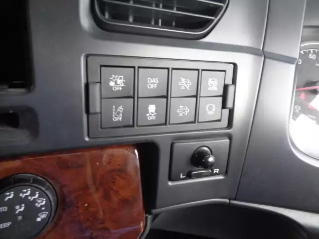 令和04年03月中古大型トラクタヘッド日産UDクオンの画像36