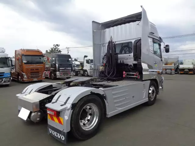 令和04年03月中古大型トラクタヘッド日産UDクオンの画像5