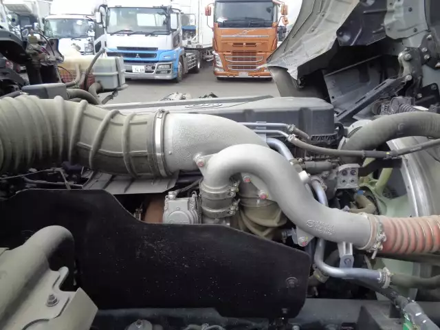 令和04年03月中古大型トラクタヘッド日産UDクオンの画像46