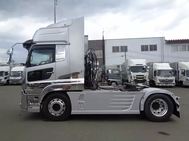 令和04年03月中古大型トラクタヘッド日産UDクオンの画像8