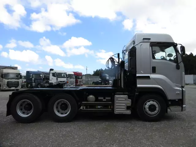平成29年03月中古大型トラクタヘッドいすゞギガの画像4