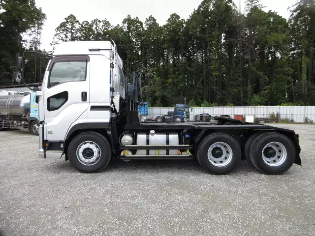 平成29年03月中古大型トラクタヘッドいすゞギガの画像8