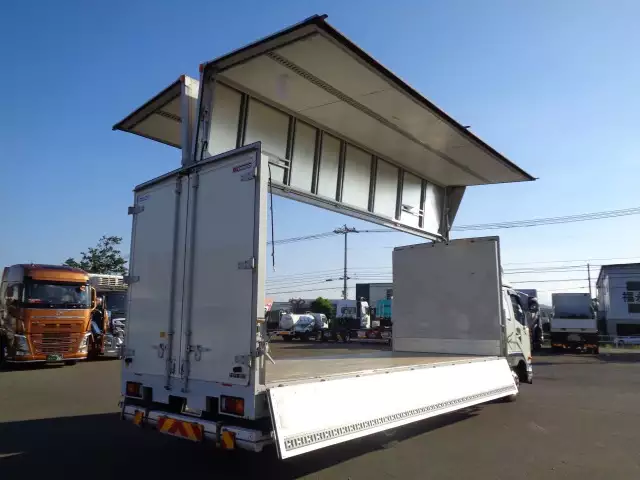 ☆車検付き(R5.10.18)☆ 令和2年 三菱 4tアルミウィングPG付 62ワイド 220馬力 MT 距離:17万㎞ 積載:2,200㎏ の画像11