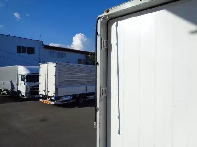 ☆車検付き(R5.10.18)☆ 令和2年 三菱 4tアルミウィングPG付 62ワイド 220馬力 MT 距離:17万㎞ 積載:2,200㎏ の画像27
