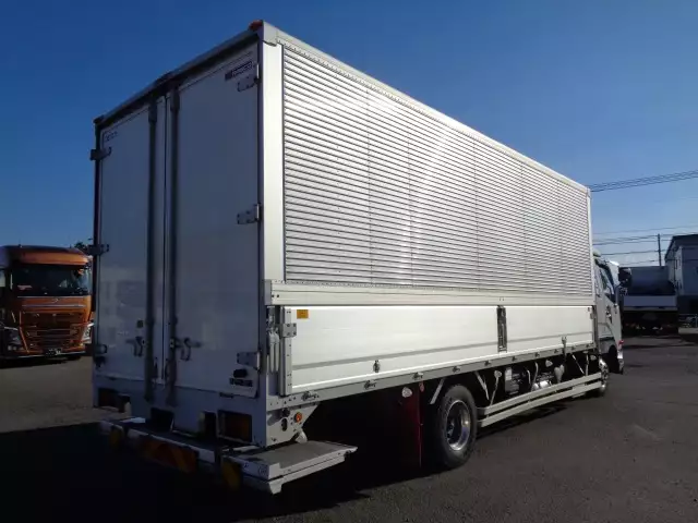 ☆車検付き(R5.10.18)☆ 令和2年 三菱 4tアルミウィングPG付 62ワイド 220馬力 MT 距離:17万㎞ 積載:2,200㎏ の画像7
