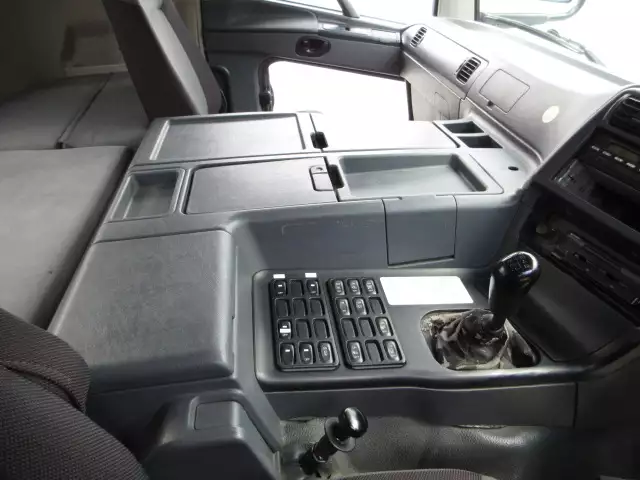 平成25年10月中古大型ダンプ三菱ふそうスーパーグレートの画像34