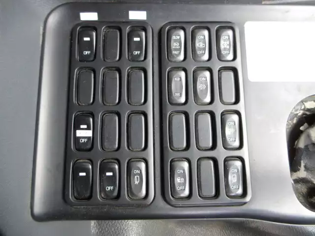 平成25年10月中古大型ダンプ三菱ふそうスーパーグレートの画像36