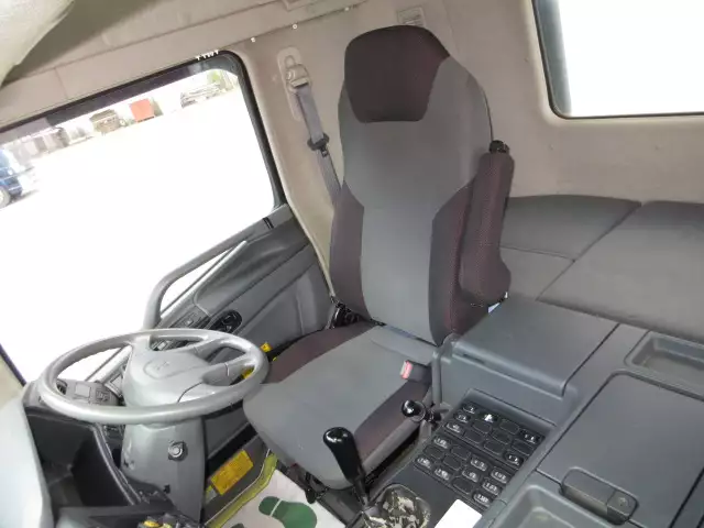 平成25年10月中古大型ダンプ三菱ふそうスーパーグレートの画像48