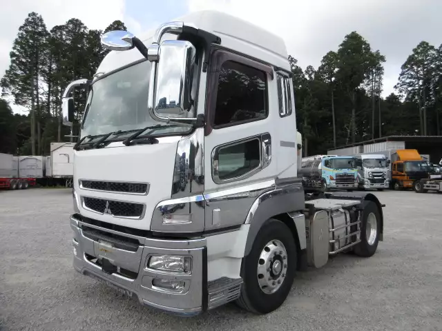 平成27年10月中古大型トラクタヘッド三菱ふそうスーパーグレートの画像1