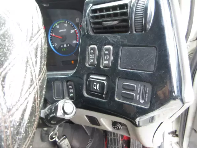 平成27年10月中古大型トラクタヘッド三菱ふそうスーパーグレートの画像39