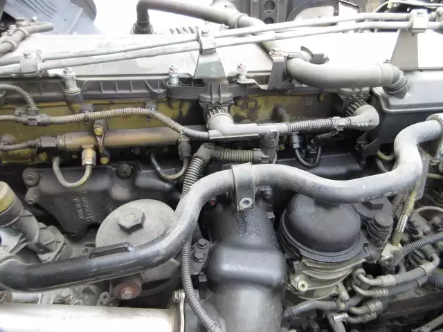 平成27年10月中古大型トラクタヘッド三菱ふそうスーパーグレートの画像52