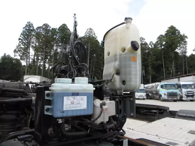 平成27年10月中古大型トラクタヘッド三菱ふそうスーパーグレートの画像55