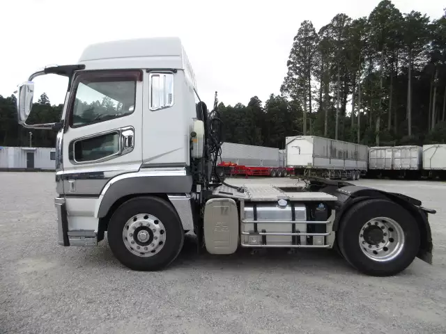 平成27年10月中古大型トラクタヘッド三菱ふそうスーパーグレートの画像8