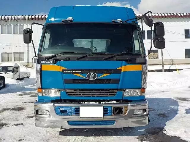 平成16年09月中古大型トラクタヘッド日産UDニッサンディーゼルの画像2