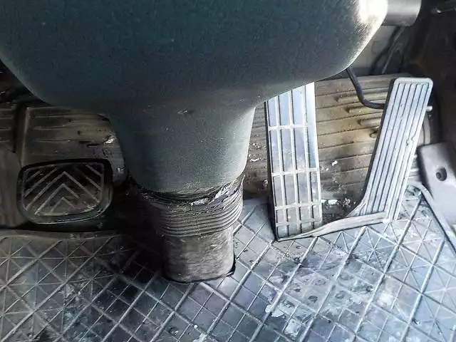 平成16年09月中古大型トラクタヘッド日産UDニッサンディーゼルの画像19