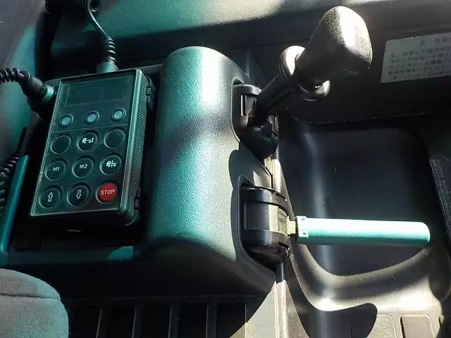 平成16年09月中古大型トラクタヘッド日産UDニッサンディーゼルの画像21