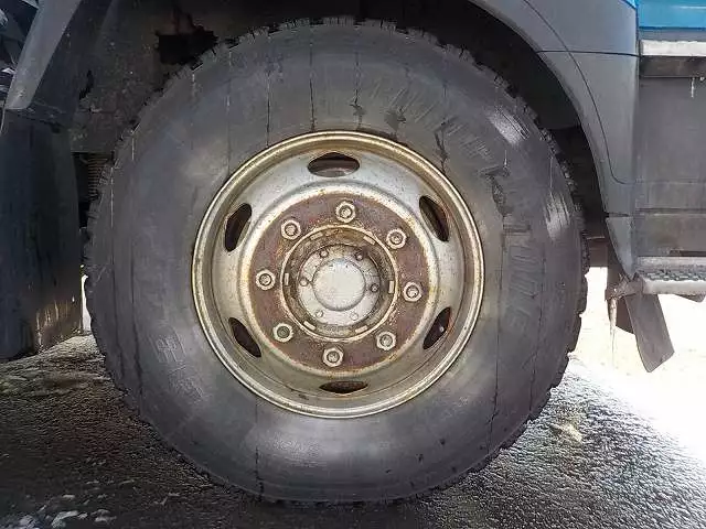 平成16年09月中古大型トラクタヘッド日産UDニッサンディーゼルの画像4