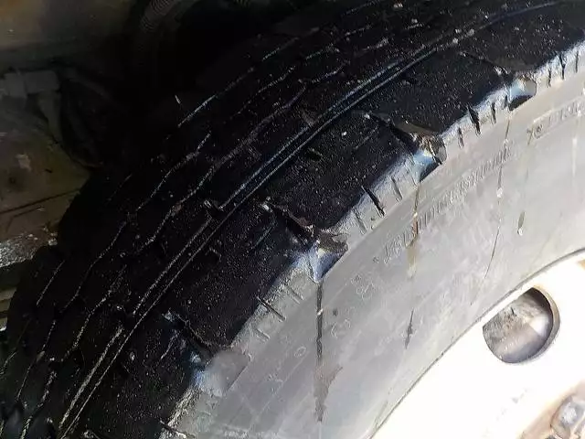 平成16年09月中古大型トラクタヘッド日産UDニッサンディーゼルの画像6