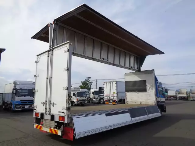 平成27年10月中古中型アルミバン・ウィング日産UDコンドルの画像11