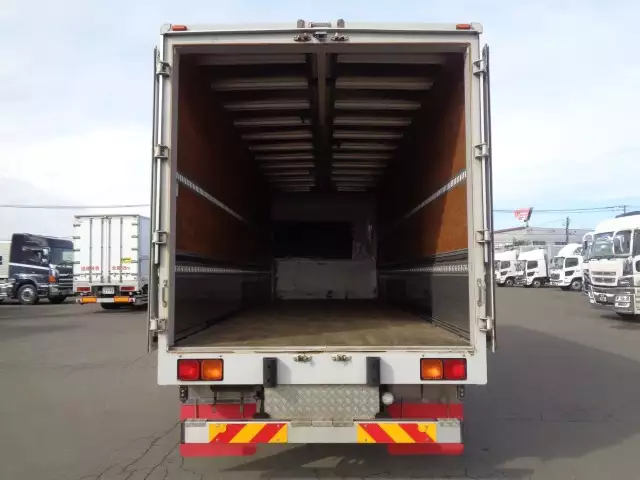 平成27年10月中古中型アルミバン・ウィング日産UDコンドルの画像18