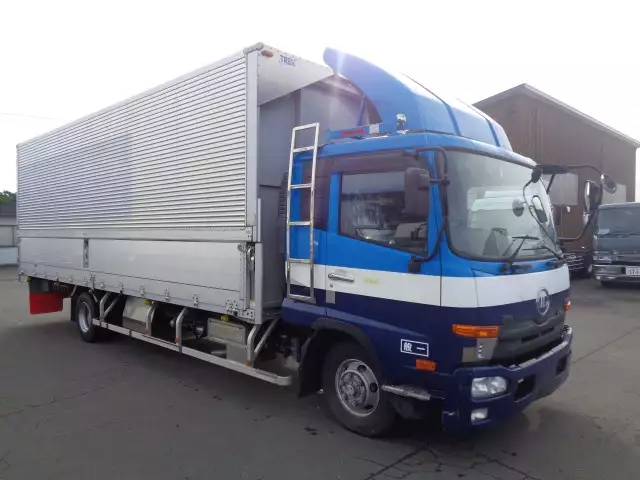 平成27年10月中古中型アルミバン・ウィング日産UDコンドルの画像3