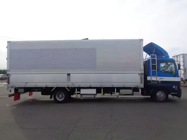 平成27年10月中古中型アルミバン・ウィング日産UDコンドルの画像4