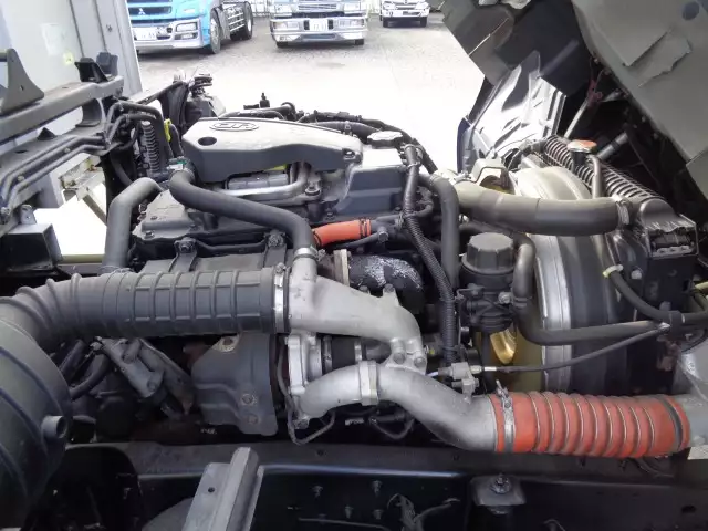 平成27年10月中古中型アルミバン・ウィング日産UDコンドルの画像49