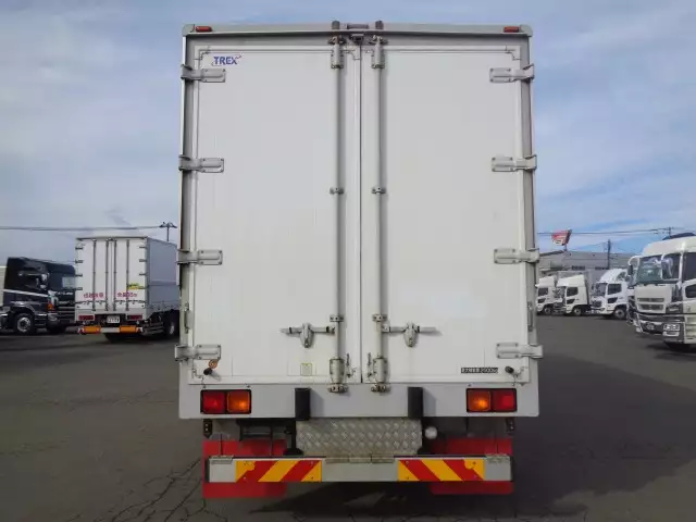 平成27年10月中古中型アルミバン・ウィング日産UDコンドルの画像6