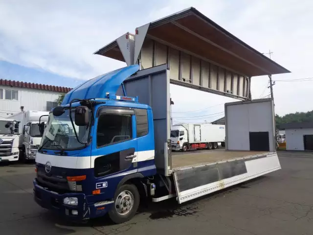 平成27年10月中古中型アルミバン・ウィング日産UDコンドルの画像9