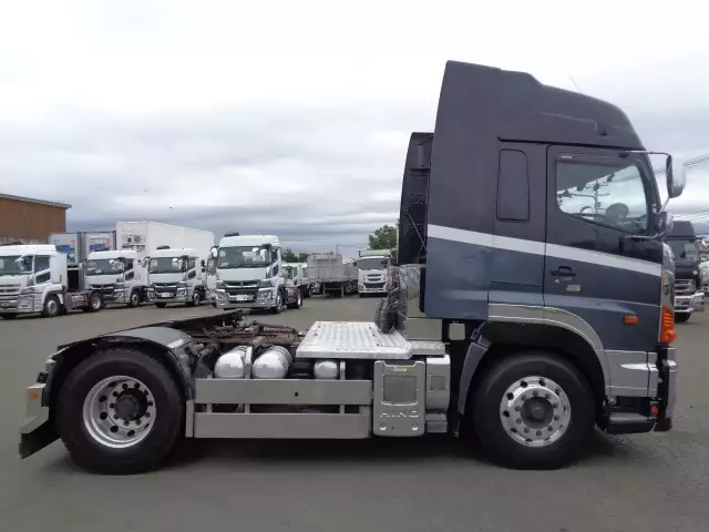 平成29年09月中古大型トラクタヘッド日野プロフィアの画像4